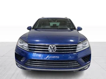 2017 Volkswagen Touareg - image 8