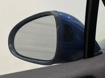 2017 Volkswagen Touareg - image 21