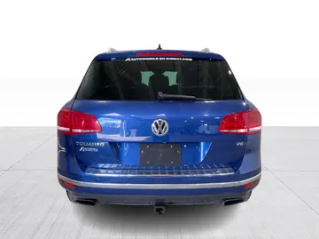 2017 Volkswagen Touareg - image 12