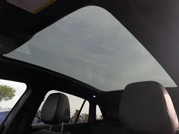 2022 Volkswagen ID.4 - image 6
