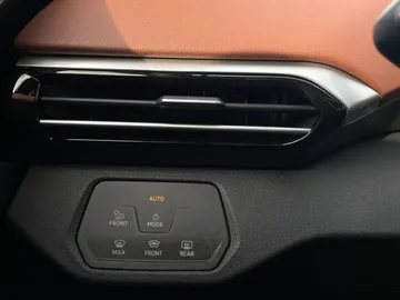 2022 Volkswagen ID.4 - image 32