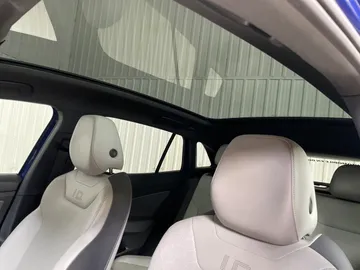 2021 Volkswagen ID.4 - image 6