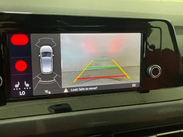 2022 Volkswagen Golf - image 20