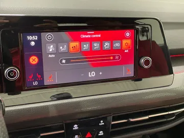 2022 Volkswagen Golf - image 21