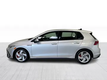 2022 Volkswagen Golf - image 10
