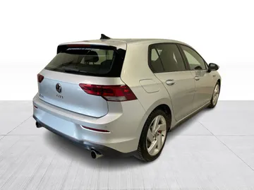 2022 Volkswagen Golf - image 14