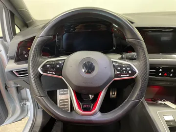 2022 Volkswagen Golf - image 23