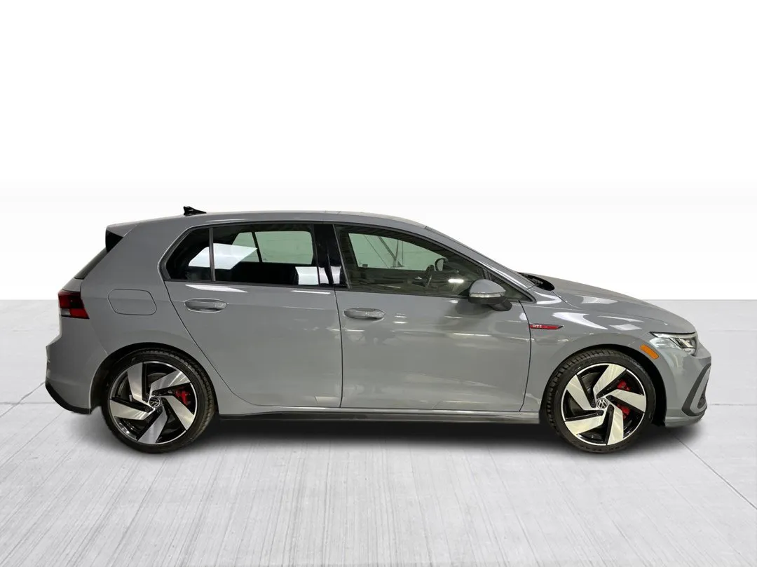 2024 Volkswagen Golf GTI — photo 2
