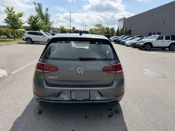 2018 Volkswagen E-Golf - image 6