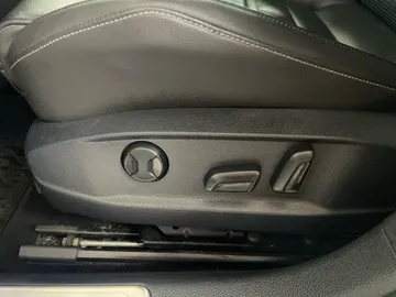 2018 Volkswagen Golf R - image 19