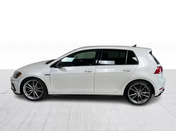 2018 Volkswagen Golf R - image 10