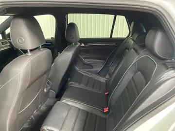 2018 Volkswagen Golf R - image 15