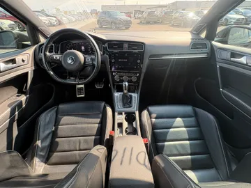 2018 Volkswagen Golf R - image 9