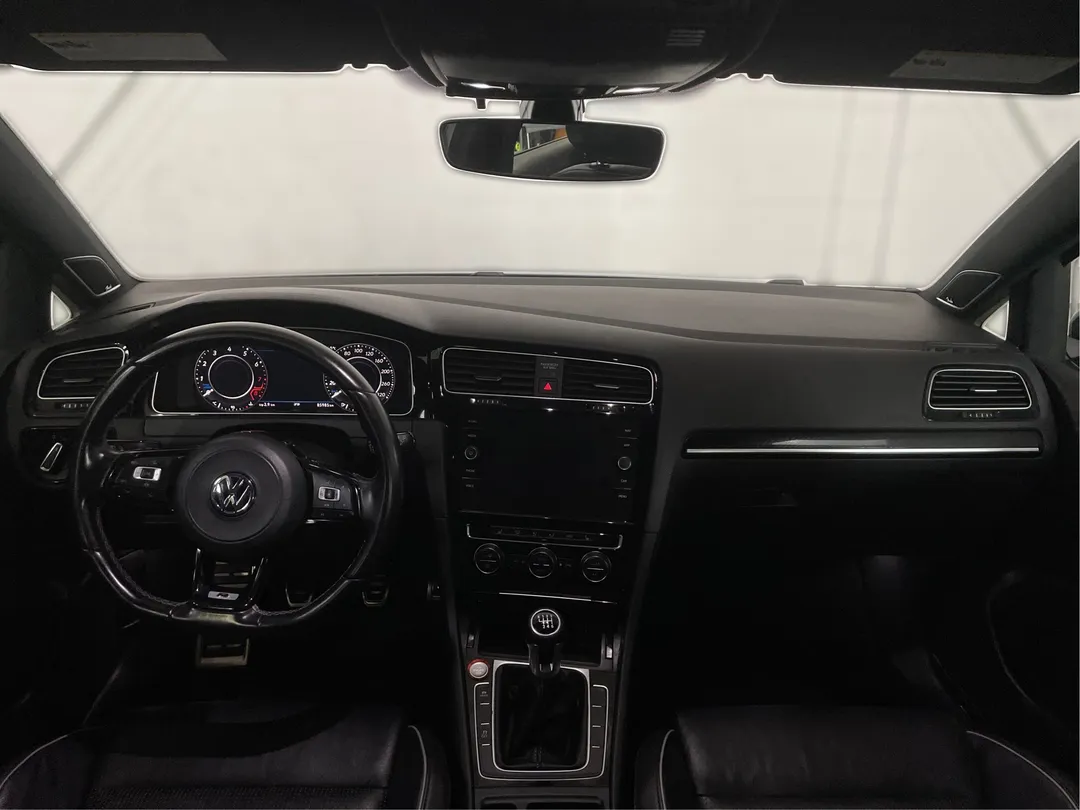 2019 Volkswagen Golf R — photo 4