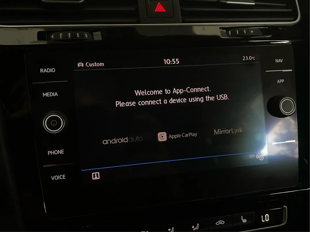 2019 Volkswagen Golf R — photo 6