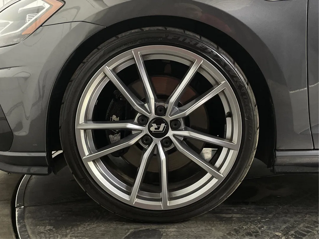 2019 Volkswagen Golf R — photo 5