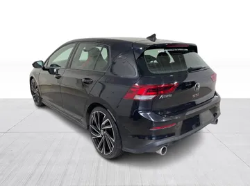 2022 Volkswagen Golf GTI - image 11