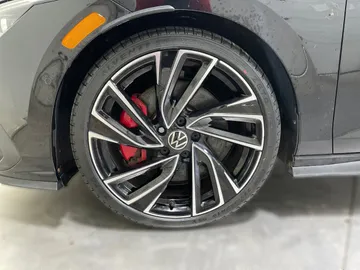 2022 Volkswagen Golf GTI - image 6