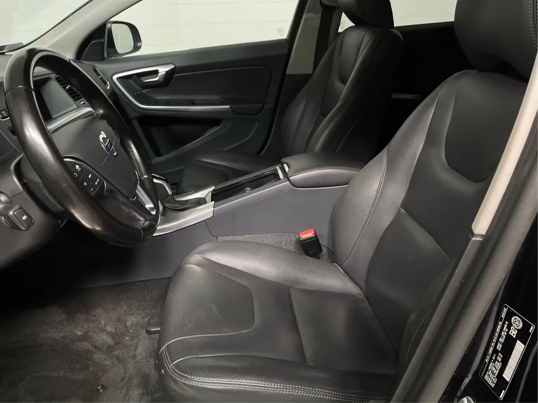2017 Volvo V60 — photo 3