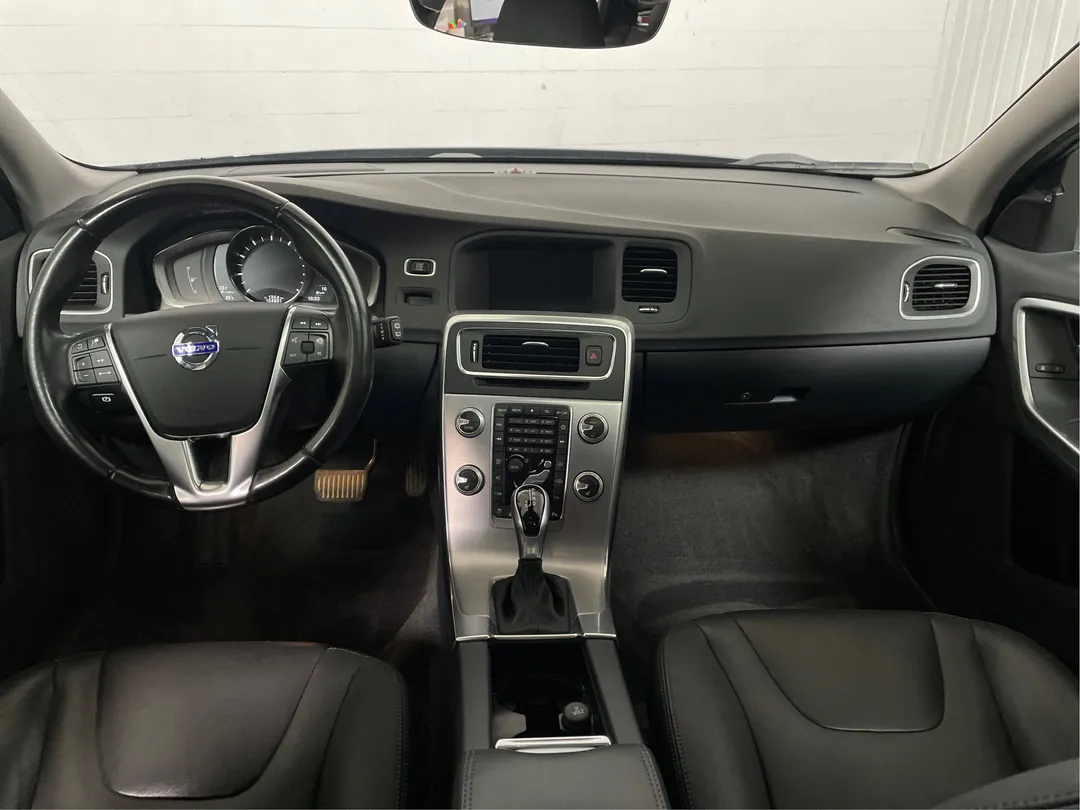 2017 Volvo V60 — photo 4