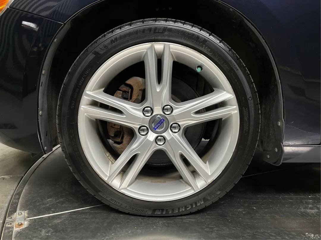 2017 Volvo V60 — photo 6