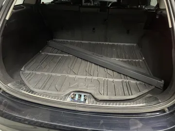 2017 Volvo V60 - image 21