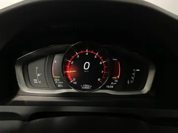 2017 Volvo V60 - image 19