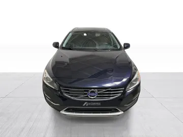 2017 Volvo V60 - image 8