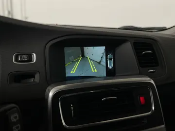 2017 Volvo V60 - image 27