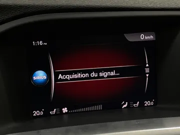 2018 Volvo V60 - image 28