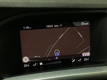2018 Volvo V60 - image 30