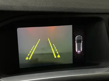 2018 Volvo V60 - image 20