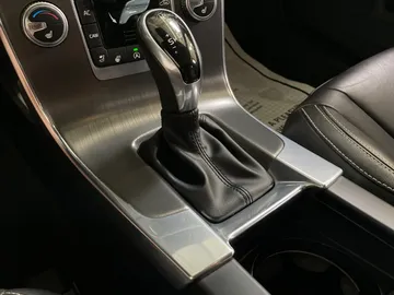 2016 Volvo S60 - image 28