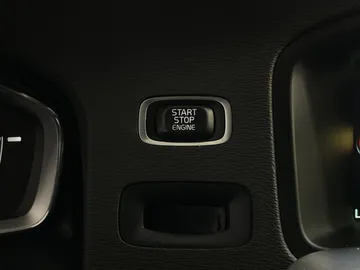 2016 Volvo S60 - image 23