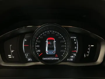 2016 Volvo S60 - image 17
