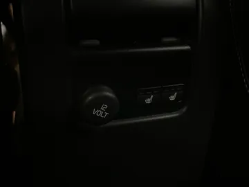 2016 Volvo S60 - image 25