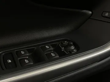 2016 Volvo S60 - image 24