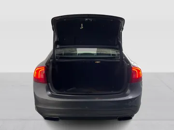 2016 Volvo S60 - image 13