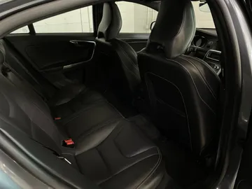 2016 Volvo S60 - image 15