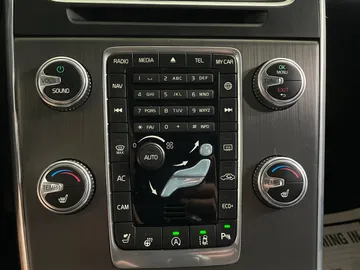 2016 Volvo S60 - image 22