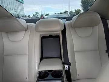 2016 Volvo S60 - image 8