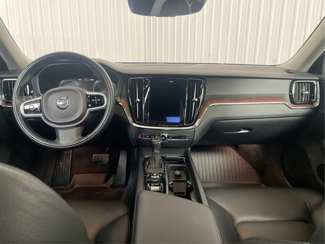 2021 Volvo V60 — photo 4