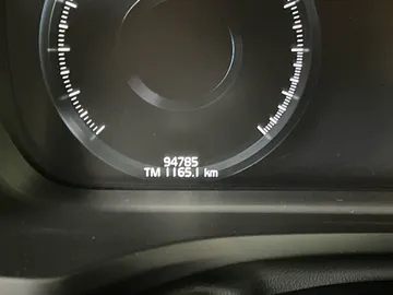 2021 Volvo V60 - image 17