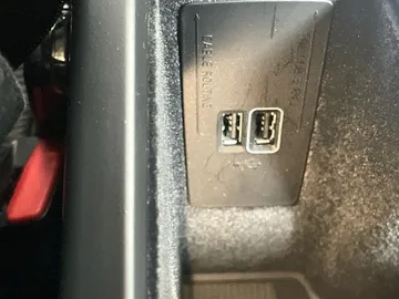 2021 Volvo V60 - image 30