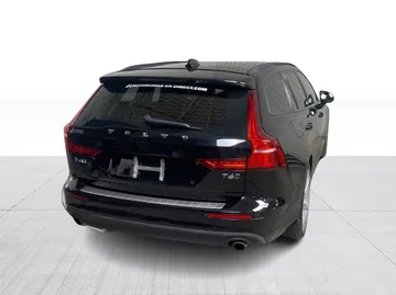 2021 Volvo V60 - image 14