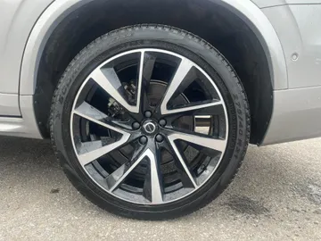 2023 Volvo XC90 - image 9