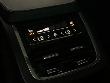 2023 Volvo XC90 - image 32