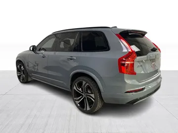 2023 Volvo XC90 - image 12