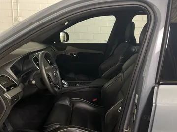 2023 Volvo XC90 - image 3