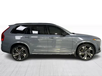2023 Volvo XC90 - image 2
